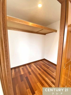 [ y[ˁz
m7.5ɂ݂͒It̔[˂܂B
ߗނ͂AzcƓdȂǋG߂ɉACe܂Ƃ߂Ď[ł܂B