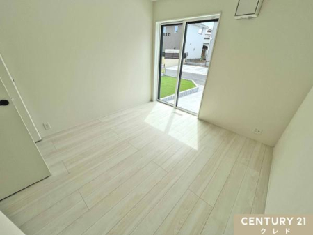 m y6.37mz
쐼6.37mB傫ȑ|oSn悢z݁A邭KB
N[[bgtňߗނו[ł܂B

