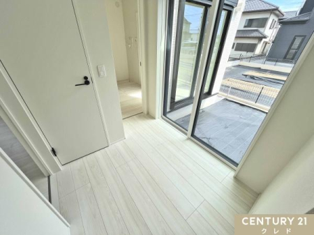 ̑ yLz
ɖʂ邢LB傫ȊJƕ荞݁Aeւ̈ړKB
̔߁AƑŜɊJ炵܂B

