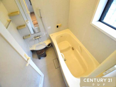  qlƈꏏłƂ1؃^CvB
1̔ĂoX^CLӋ`ɁcBgSgȂǑl̕Ɠł܂B