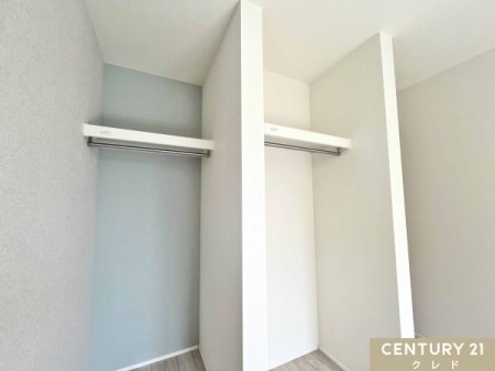 [ y6m[z
nK[pCvt̃N[[bgE2zuB
ߗނ𕪗ނĊ|A풅ƋGߕ𕪂Ď[₷݌vłB

