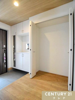 ���[ ���L�X�y�[�X�̎��[�́A�|���������p�i�Ȃǂ̎��[�͂������A�G�ߕ��A�Ƒ��̎v���o����؂ɂł��܂��B
�X�b�L���Еt���A���������ӂ��Z�܂��ɁB