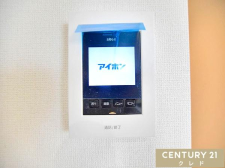 ���̑� �yTV���j�^�[�t���C���^�[�t�H���z  
���K�҂̎p�������̃��j�^�[�Ŋm�F�ł�����S�̐ݔ��B  
�Z�[���X�Ȃǂ̑Ή����T�������Ƃ���A���q�l�̂�����Ԏ��ɂ��S�����@�\�ł��B