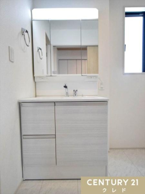 ���ʑ�E���ʏ� ���[�͂����Ղ�̎O�ʋ��t�����ʉ��ϑ�ŁA���܂����X�b�L����������ۂɁB
����������̂ŕ��ʂ����ǂ��A���C��������ɂ������߃J�r�΍�ɂ��I