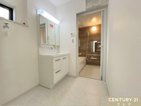 ʑEʏ 1؂̐ʎ͈ߗނ̒EȒPɍsLB
[LxȃV[t̐ʑ́AƎmۂʎɂƂvXBm̂ʎōς܂邱Ƃł܂B