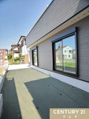 �� �쑤�ɂ͐A������Ă���A�G�߂̉Ԃ�A������A���X�̕�炵�ɍʂ��Y���邨��t���B
���Ƒ��̂��났�̂ЂƂƂ����x����A�S�n�悢�X�y�[�X�ł��B