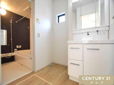 ʑEʏ [͂Ղ̎OʋtʉϑŁA܂XbLۂɁB
Ǖt^Cv͉̐ꂪ܂ɂA|̎ԂyI