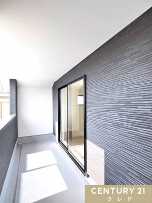 oRj[ }ȉJł󕨂GSzȂAt̓쐼oRj[B
1ʂĂՂ̗z݁A󕨂悭łB