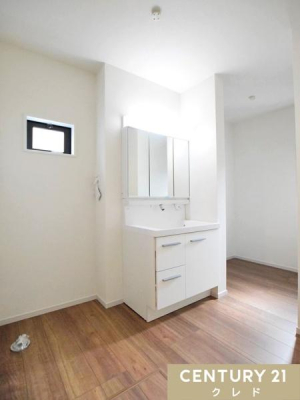 ʑEʏ [Ղ̎OʋtʉϑB
eʂ̃lɕtŁA^IpiЕt܂B̐gxxKɍsԂłB