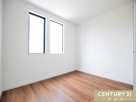 m ym5.1z
zCg~ؖڒ̃VvȗmB
D݂̉ƋG݂Rɔzuł̂ŁÁgSn̂ԁhy߂܂B
