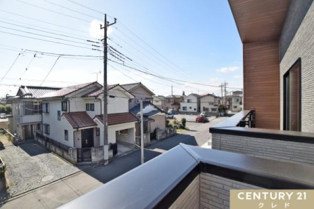 Z˂̒]ʐ^ oRj[̒]łB
z̗ǂZXGÁAX̉Ǝ׋̍ԂɂقƈꑧƂł܂B