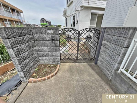 ԏ y2\z
pƒʋΗp2䕪̒ԃXy[Xmۂłƕ֗łˁB
eFlVтɗۂ̃QXgp̒ԃXy[XƂĂpł܂
