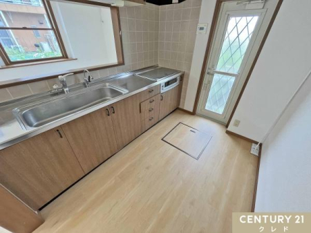 Lb` yrOnƂ̂łΖʎLb`z
ƑƂ̋Ƌ߂܂I
̊ԂɁAƑ̖ڂȂLb`ƃrO̊Ԃł̃R~jP[VyނƂł܂B