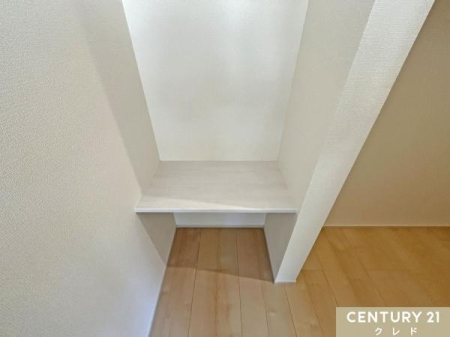 ̑ ym6.7@JE^[z
ւݑXy[XAA[gNtgȂǁA̎yނ߂̋ԂƂĂIXXłB
邢ŏWłAzIȍƃXy[Xł܂B