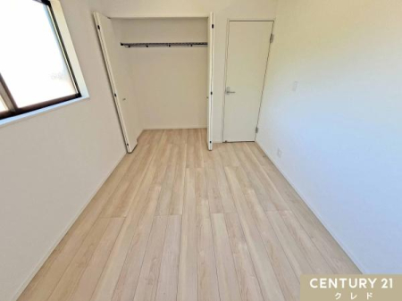 m ym6z
i`ȐF̃VvȗmB
D݂̉ƋG݂Rɔzuł̂ŁÁgSn̂ԁhy߂܂B