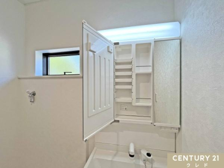 ʑEʏ [@\ς̃Vv[hbT[B
⑫̃Xy[X܂ł[łAׁXpiXbLЕt܂B