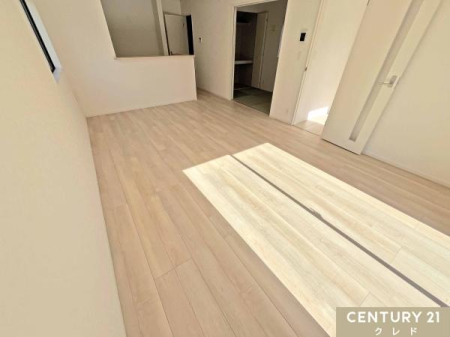 rO yLDK17z
ƋuĂƂLB
DȃCeAɈ͂܂ꂽZԂŖȂƑƂ̎ԂނƂł܂B