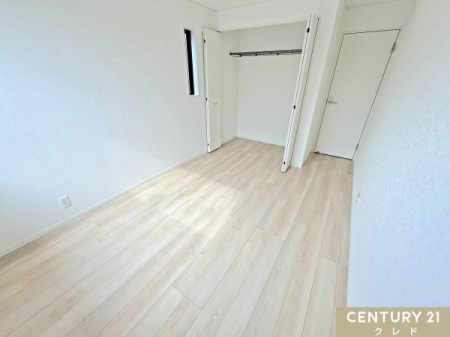 m y6.5z
i`ȐF̃VvȗmB
D݂̉ƋG݂Rɔzuł̂ŁÁgSn̂ԁhy߂܂B