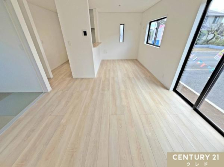 rO yLDK16z
ƋuĂƂLB
DȃCeAɈ͂܂ꂽZԂŖȂƑƂ̎ԂނƂł܂B