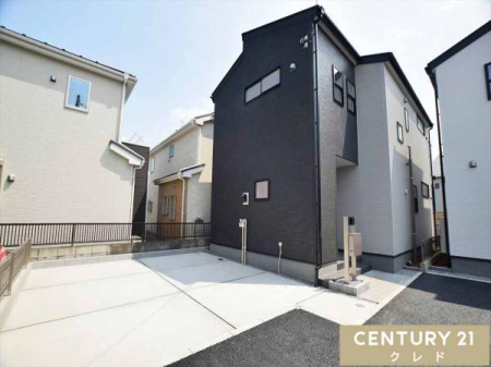 �O�ʓ��H�܂ތ��n�ʐ^ �O�ʓ��H����Ƃ肠�邽�ߒ��Ԃ�؂�Ԃ������₷���A����2��̏o����������N�ɍs���܂��B
�{�����ē��劽�}�I���Ԃő��}���������܂��B���C�y�ɂ��A��������