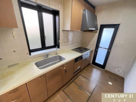 Lb` WĂłǕt^CṽLb`łB
ړX[Yɍs鏟́AS~o┃̉ו𒼐ڃLb`[ɉ^ԍۂɂ֗ɂg܂B