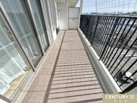 oRj[ ̃oRj[~݊K5K̗zƒʕ̗ǂ͂̃oRj[B
אڂ郊rOEaɂgȗz^ѓ܂B