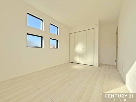 �m�� �y�m��6.5���z
�e�����Ɏ��[���������Ă��邽�߁A�Z��Ԃ����L���g���܂��B
�g������ɔz�������݌v�ŁA�����̐g�x�x�␮�����ڂ��X���[�Y�ł��B