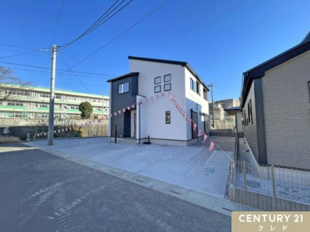 �O�ʓ��H�܂ތ��n�ʐ^ �~�n60�؂̍L�X�Ƃ����~�n�ɁA����3�䕪���m�ہB
�Ԓʂ�����Ȃ��A�q�ǂ����������S���ėV�ׂ闎�����������ł��B