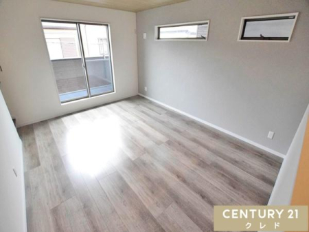 rO y2K@LDK17.6z
JƗzɂ2KrOB
_炩ȗžՂƍ݁AƑ݂ȂRƏW܂鉷ԂłB