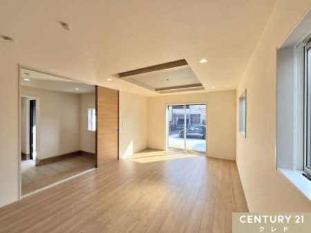 rO yLDK18z
傫ȑ|oՂƗz̍2ʍ̌̑B
Ƒe̋ԂA邭gȗzݍ݂܂B