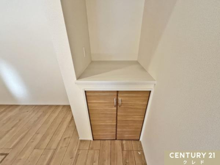 [ yLb`[z
JE^[㕔̓I[vjb`Ŏg₷B
R[q[[J[␆ъuɕ֗Ȏ[Xy[XłB