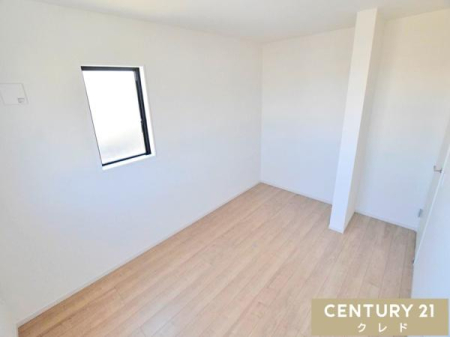 �m�� �y�k��6.7���z
�z���C�g�~�ؖڒ��̃V���v���ȗm���B
���D�݂̉Ƌ��G�݂����R�ɔz�u�ł���̂ŁA���������́g���S�n�̂�����ԁh���y���߂܂��B