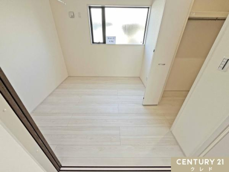 m ym4.5z
rOɗאڂ1Km4.5B
ݑ[NALbYXy[XȂǑʂɎgԁBƑꂼ̎Ԃ؂ɂł֗ȈꕔłB