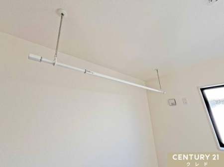 ̑ yzXN[ijz
̐KɂuzXN[vݒuBŐ󕨂̂ŁAJ̓ԕ̋G߂łSłB