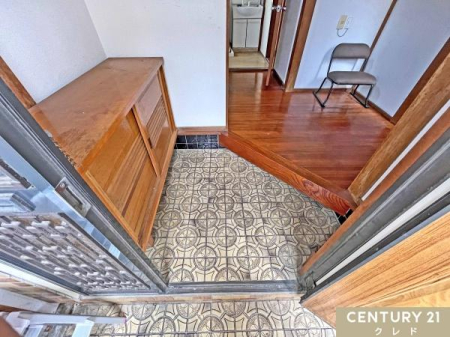  V[Y{bNXAU炩肪ȌCƕЕt܂B
փz[͂Ƃ肪AC̒Eו̎^тyI