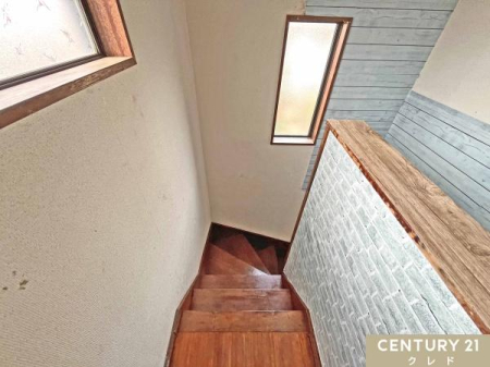 ̑ yLz
KiXy[X͖؂̉聕K̃fUCB
ǂɐ݂ꂽ͖邢R݂܂B