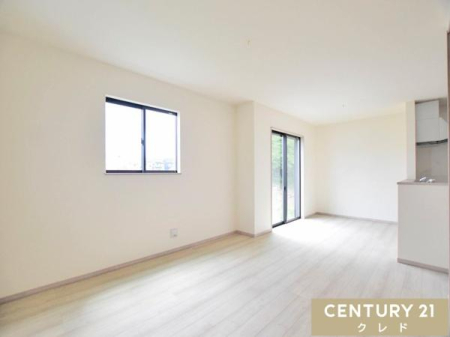 rO yLDK16.25z
ƋuĂƂLB
DȃCeAɈ͂܂ꂽZԂŖȂƑƂ̎ԂނƂł܂B