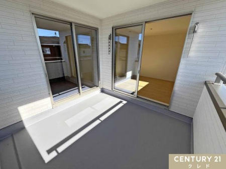 �o���R�j�[ �}�ȉJ�ɂ����S�̃C���i�[�o���R�j�[��z�������Z�܂��B
����͂������A�K�[�f�j���O��Z�J���h���r���O�ȂǑ��ʂɊ��p�ł��A�����̓���Ƃ͈������Ԃ��y���ނ��Ƃ��ł��܂��B