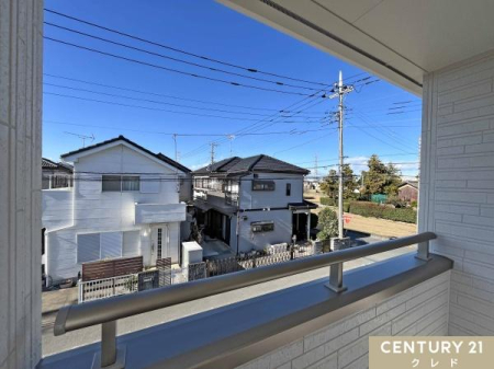 �Z�˂���̒��]�ʐ^ ���Z�܂��o���R�j�[����̒��]�ł��B
�z������̗ǂ��Z��X�G���A�̃o���R�j�[����́A���ꂽ���ɂ͐X�ƍL�����𒭂߂邱�Ƃ��ł��܂��B