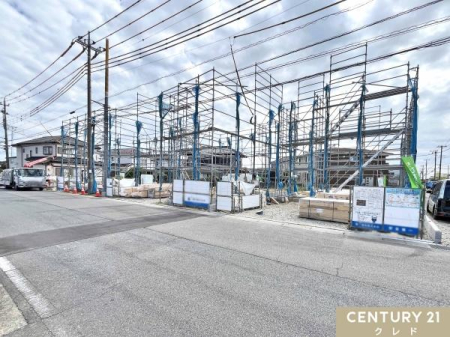 �O�ʓ��H�܂ތ��n�ʐ^ �S���A�~�n�L�X50�؈ȏ�ɘȂ�4LDK�I
����2�䒓�ԉ\�ł��i�Ԏ�ɂ��j