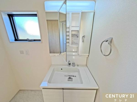 ���ʑ�E���ʏ� �y�V�����[����t�����ʉ��ϑ�z
�[���@�\�������ς��̃V�����v�[�h���b�T�[�B
�g����������コ����I�v�V�������[���I���R�x�̍����V�����[�t���̐��ʑ�́A�ߕ��̂�������A�����̍ۂɂ��g���܂��B