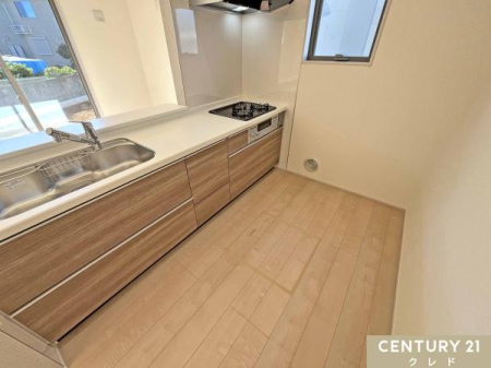 �L�b�`�� ���[�L�x�ȃV�X�e���L�b�`���͓����ɂ�Ƃ�����A�Z��Ԃ��L���m�ہI
�L�b�`���c�[���Ȃǂ���������Ǝ��[���邱�Ƃ��ł������̂������₨�|�������K�ɍs�����Ƃ��ł��܂��B