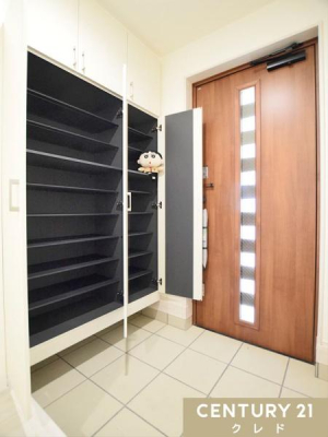  V܂ō̂g[^CṽV[Y{bNXݒuB
ƑŠCƎ[łA֎ɔۂƂł܂B