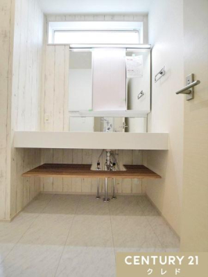 ʑEʏ ttbgJE^[ۓIȂȃI[vTj^[̗pB
JE^[ɂ́Aĝ[Xy[XĂ܂B