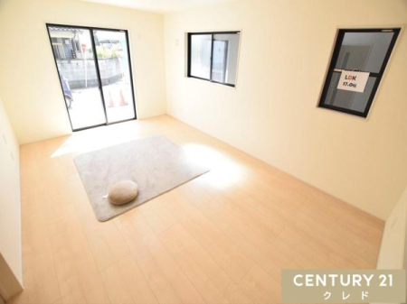 rO yLDK17z
쑤ɊJ݂rÓA邢ՂƓ鋏Sn̗ǂԁB
Ƒ݂ȂR̂ŐSnǂ߂Ƃł܂B