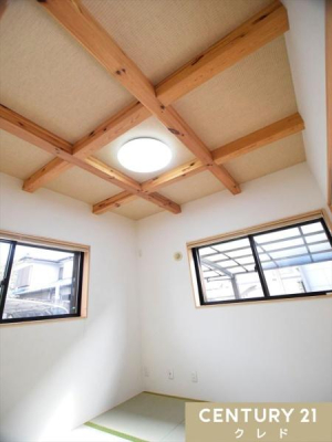 a ya4.5z
V̉ϗANZgɂȂAa̎ԁB
2ʂ獷ނ炩ȌƕŁA邭u₩ɉ߂܂B