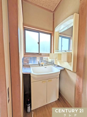 ʑEʏ y2K􂢁z
2KɂʑݒuB
qIȐۂĂ܂B
GɂgxxUłAgCg炷􂢂ł܂B