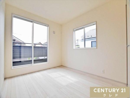 m ym5z
kA쓌2ɑ݂A邳ƒʕɔzmI
RՂASn悢ʂ蔲KȋԂłB