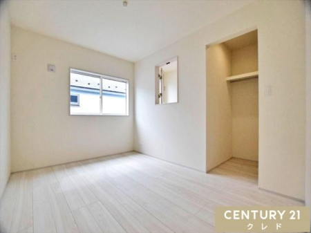 Q ym6z
VvȎ́AD݂̉ƋG݂RɃCAEgāA炵ԂÂ肪y߂܂B
WICĂAߗނ⏬ނXbL[I