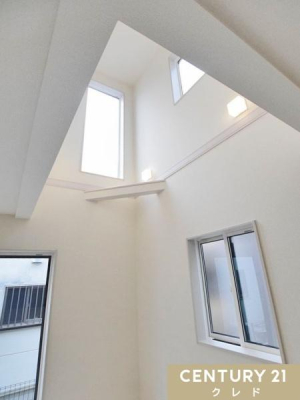 rO yLDK16z
rȌ㕔ɂ́Av킸グȂJIȐtB
邢~蒍AƑ肭낰Sn悢ԂL܂B